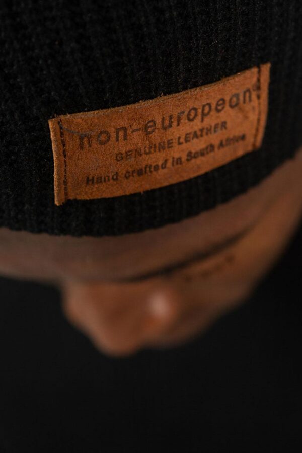 sku-290256BKN-sidefrontdetail.jpg